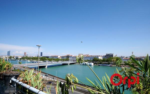 Appartement à vendre    3 pièces • 75,35 m2 Lyon 2