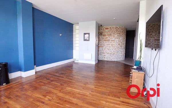 Appartement à vendre    3 pièces • 75,35 m2 Lyon 2