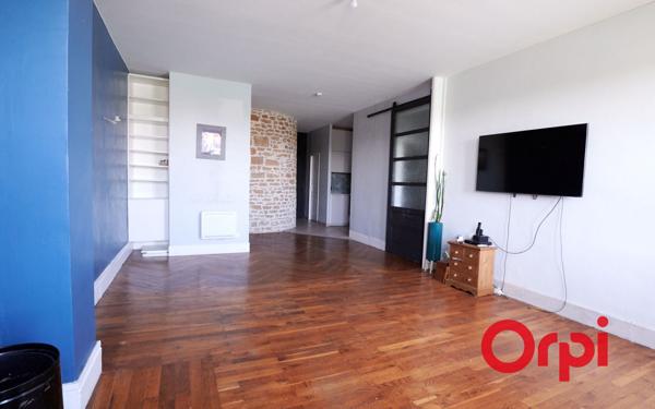 Appartement à vendre    3 pièces • 75,35 m2 Lyon 2