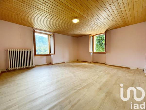 Maison de campagne 3 pièces de 82 m² à Attignat-Oncin (73610)