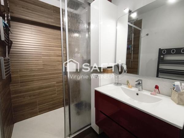 Appartement T2 traversant avec emplacement véhicule