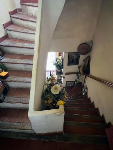 Lézignan-Corbières (11200) LEZIGNAN CORBIERES - IMMEUBLE = MAISON D'HABITATION AVEC 3 LOCAUX COMMERCIAUX EN RDC