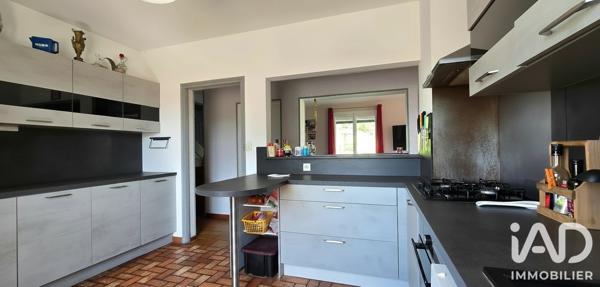 Maison à vendre 8 pièces 216 m² Saint-Pierre-les-Étieux