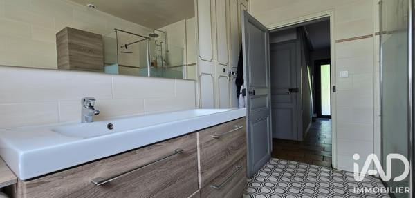 Maison à vendre 8 pièces 216 m² Saint-Pierre-les-Étieux