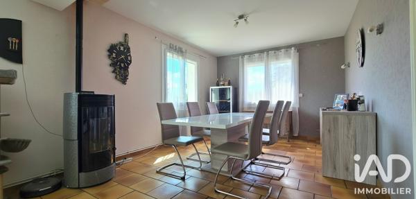 Maison à vendre 8 pièces 216 m² Saint-Pierre-les-Étieux
