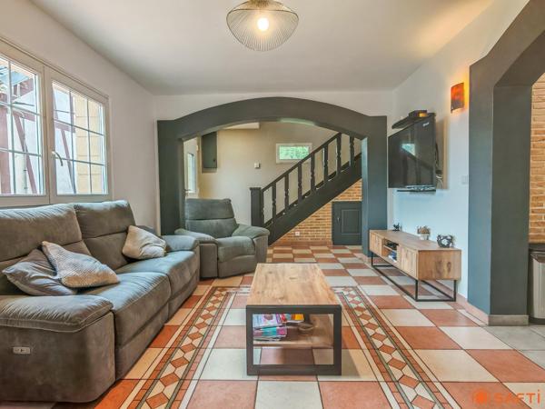 Maison familiale 5 chambres, piscine, grand garage.