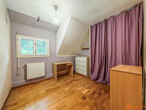 Maison familiale 5 chambres, piscine, grand garage.