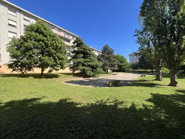 Appartement à vendre 143 640 € Bron 4 p 65 m² DPE E