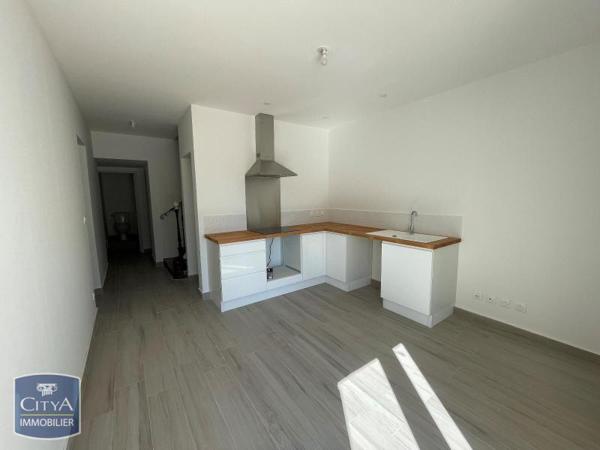 Maison à louer 3 pièces 60m² Châteauneuf-de-Gadagne (84470)