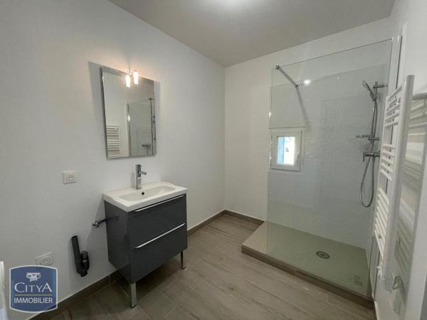 Maison à louer 3 pièces 60m² Châteauneuf-de-Gadagne (84470)