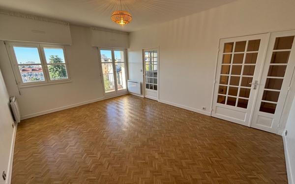 Appartement à louer    1 pièce • 31,76 m2 Bourg-la-Reine