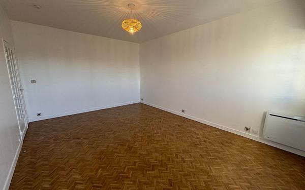 Appartement à louer    1 pièce • 31,76 m2 Bourg-la-Reine