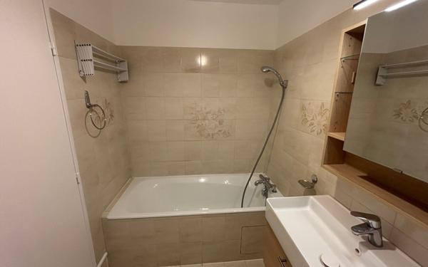 Appartement à louer    1 pièce • 31,76 m2 Bourg-la-Reine