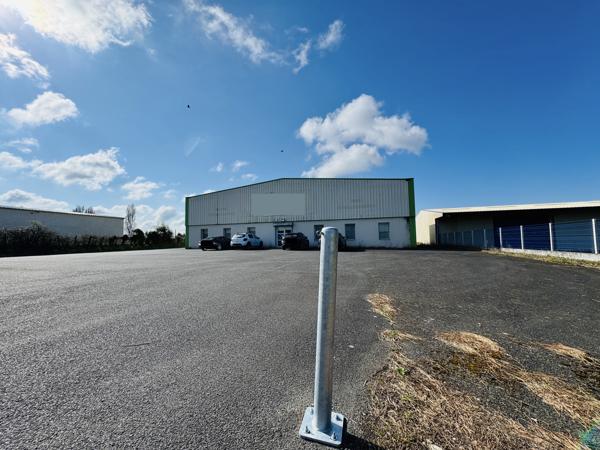 Local d'activité
                                                                                                                                                                                                                                                                                                                                                                                                                                            785  m²
