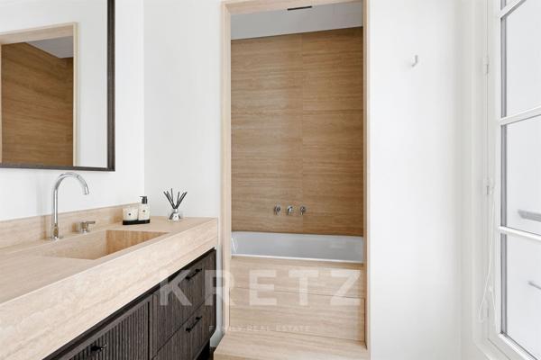 Appartement entièrement rénové à deux pas de Rue du Bac