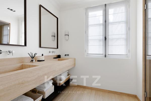 Appartement entièrement rénové à deux pas de Rue du Bac