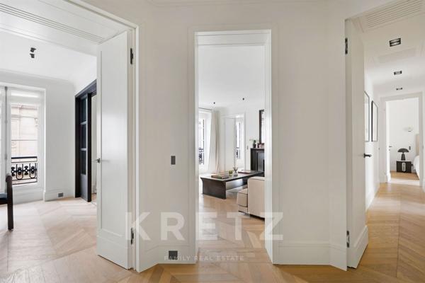 Appartement entièrement rénové à deux pas de Rue du Bac