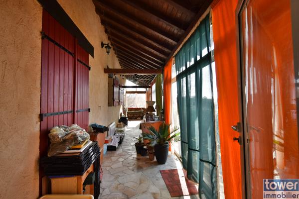 Propriete
                                                                                                                                                                                                                                                                                                                        13 pièce(s)                                                                                                                                                                                                          8 chambre(s)                                                                                                                                                                                                          385  m²