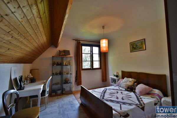 Propriete
                                                                                                                                                                                                                                                                                                                        13 pièce(s)                                                                                                                                                                                                          8 chambre(s)                                                                                                                                                                                                          385  m²