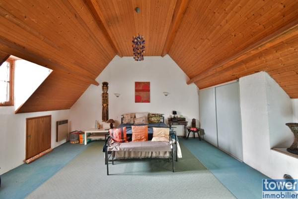 Propriete
                                                                                                                                                                                                                                                                                                                        13 pièce(s)                                                                                                                                                                                                          8 chambre(s)                                                                                                                                                                                                          385  m²