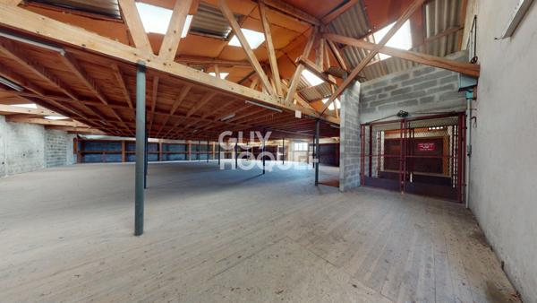 Entrepôts 3200 m² avec quais de chargements proche Aire sur l'Adour