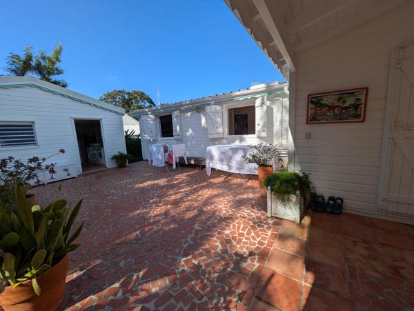 Villa T4 avec Piscine et Dépendances - Arnouville, Petit-Bourg (1000 m²)