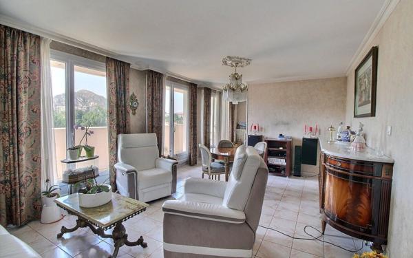 Appartement à vendre    4 pièces • 96 m2 Marseille 10