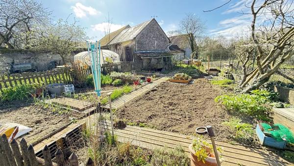 Le charme de la pierre, le confort d'une maison prête à vivre.