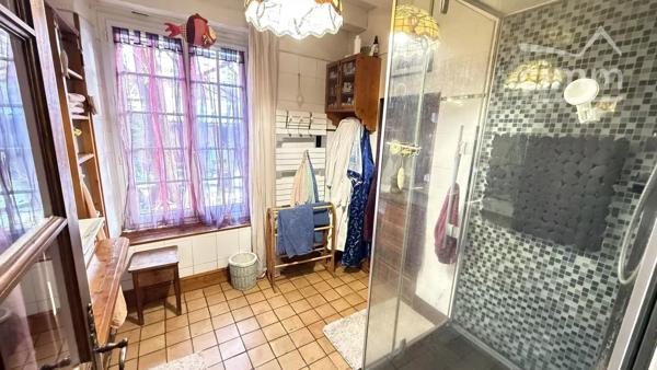 Le charme de la pierre, le confort d'une maison prête à vivre.