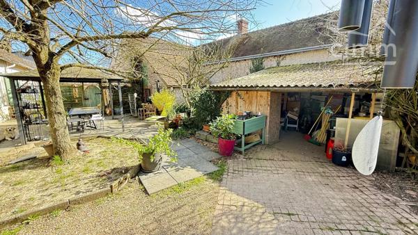 Le charme de la pierre, le confort d'une maison prête à vivre.