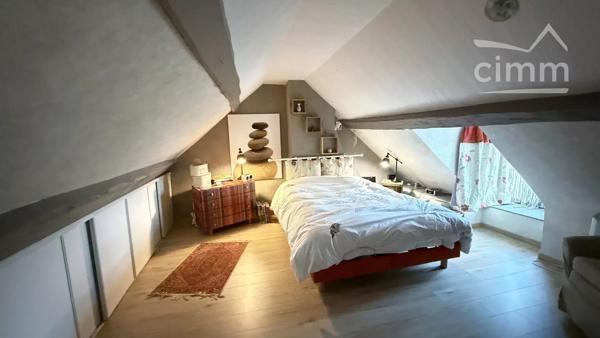Le charme de la pierre, le confort d'une maison prête à vivre.