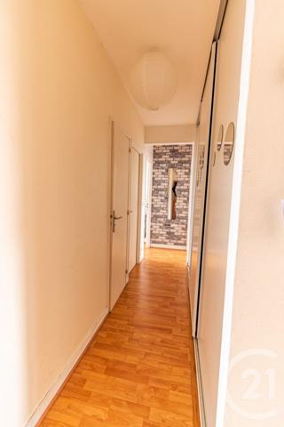 Appartement T4 à vendre  4 pièces - 64 m2 LAVAL - 53