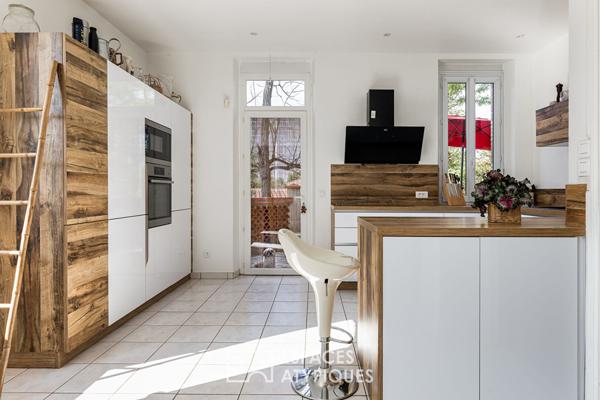 Élégante maison de ville des années 1900 avec piscine