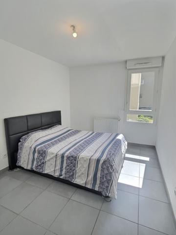 Marseille (13009) Marseille 9ième. T3 avec vue dégagée, balcon et double stationnement au calme!!!