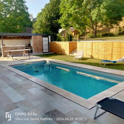 Vente                                                      Maison
                        
                                         200 m2                     à Vaux-sur-Seine