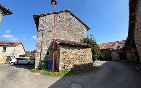 Maison à vendre    1 pièce •  Saint-Gence