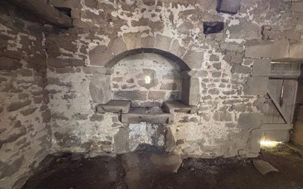 Maison à vendre    1 pièce •  Saint-Gence