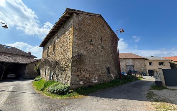 Maison à vendre    1 pièce •  Saint-Gence