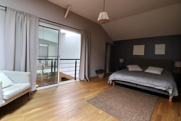 Loft d'exception de plus de 250m2 avec un plateau de 65m2