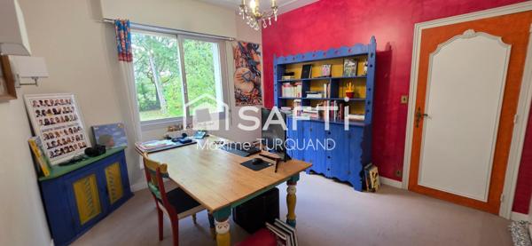 Domaine (équestre) comprenant un pavillon 290m² + 1 corps de ferme + 18 Hectares de terrain.