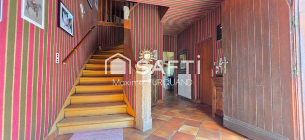 Domaine (équestre) comprenant un pavillon 290m² + 1 corps de ferme + 18 Hectares de terrain.