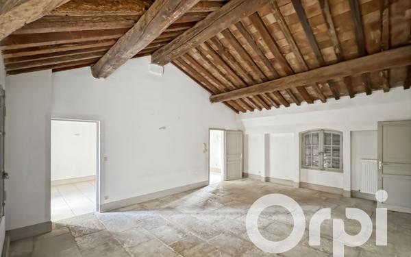 Appartement à vendre    3 pièces • 80 m2 Beaucaire