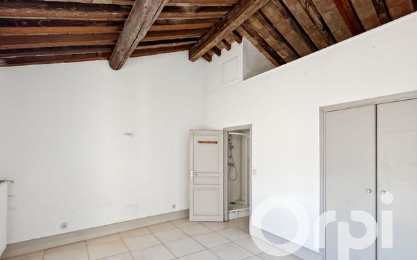 Appartement à vendre    3 pièces • 80 m2 Beaucaire