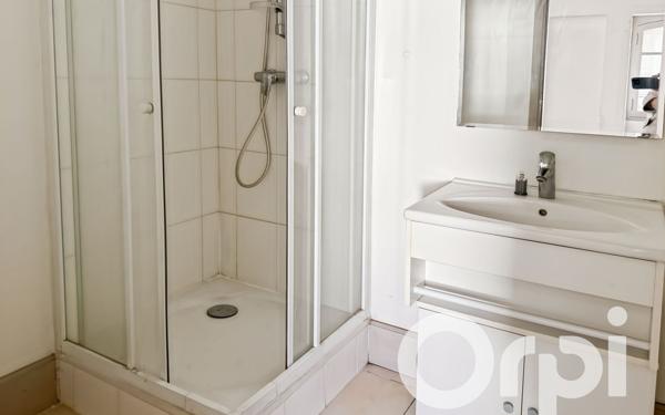 Appartement à vendre    3 pièces • 80 m2 Beaucaire