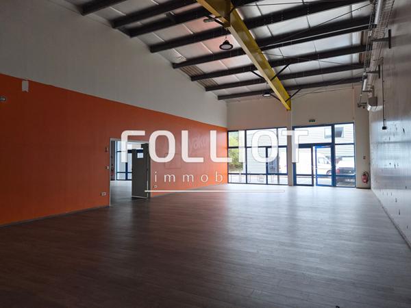 A LOUER - DANS ZONE COMMERCIALE AVENUE DE BISCHWILLER - BEAU LOCAL DE 417.40 M²
