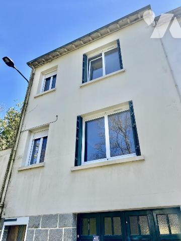 Maison proche centre ville, dans la vallée de Gouëdic