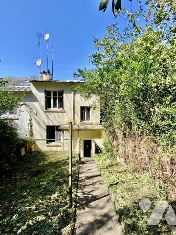 Maison proche centre ville, dans la vallée de Gouëdic