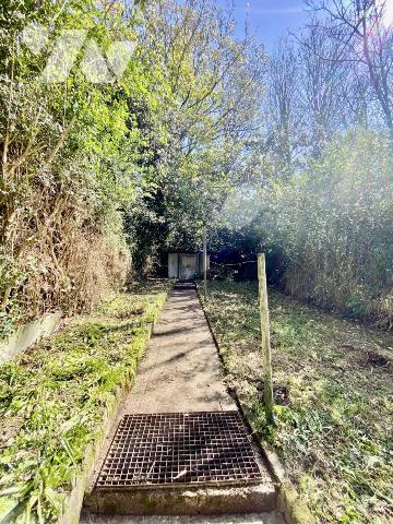 Maison proche centre ville, dans la vallée de Gouëdic