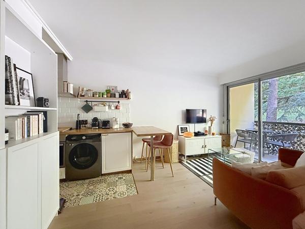 Le Pecq – Quartier Saint-Wandrille – Studio entièrement rénové avec balcon
