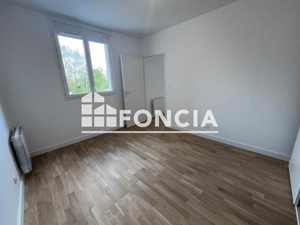 Location Appartement 2 pièces 39.98 m² - 11 RUE DU PETIT BOUILLON Chartres 28000